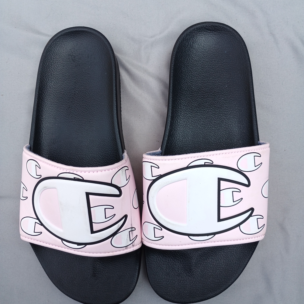 🌞 Champion Women's Pink and White Slides Size 8W